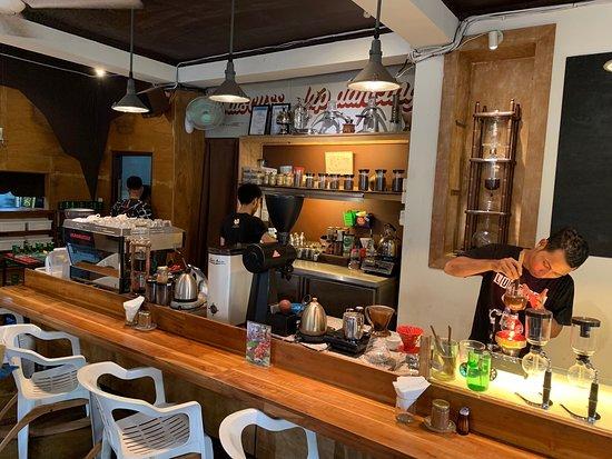 Seniman Coffee Studio